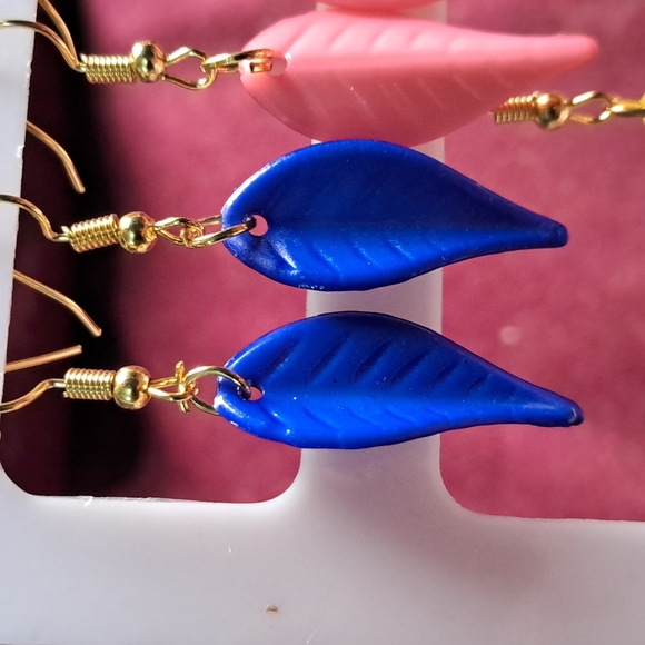 Style to Match Combo of 7 Earring sets - Picture 3 of 6